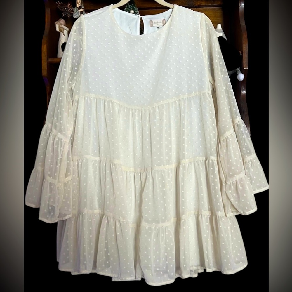 ALTAR’D STATE Winter White Dotted Swiss Tiered Dress w/Tier Sleeves,Medium,GUC.